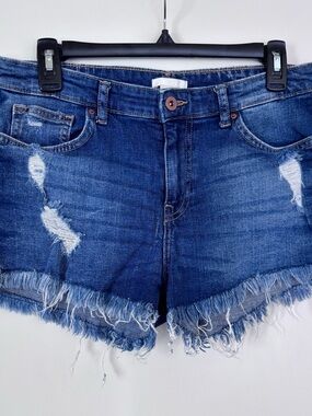 H&M Distressed Frayed Jean Shorts